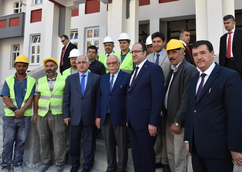 Minister Avcı visits the construction site of Süleyman Çakır Anatolia High School
